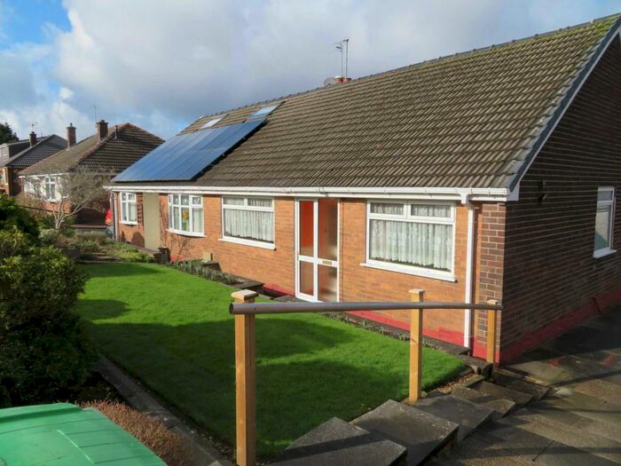 2 Bedroom Semi-Detached Bungalow To Rent In Great Meadow, Shaw, OL2