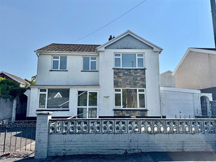 4 Bedroom Detached House For Sale In Lon Ger Y Coed, Ammanford, SA18