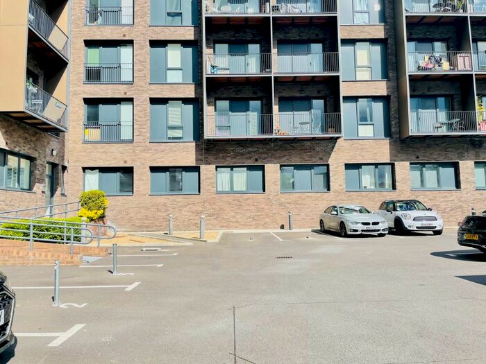 Property To Rent In South End, CR0