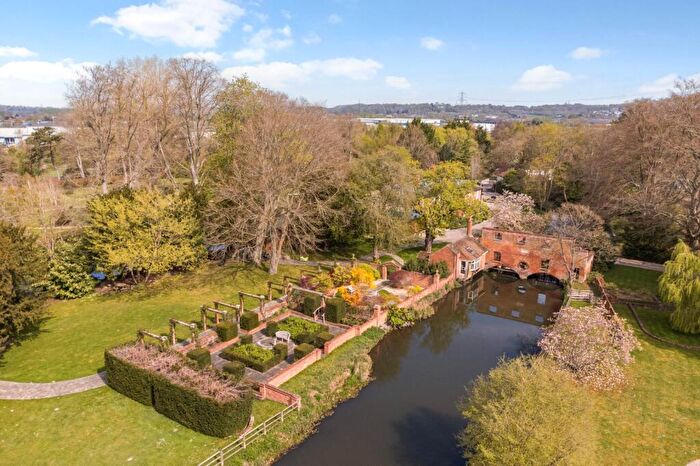 9 Bedroom Detached House For Sale In Theale, Reading, West Berkshire, RG7