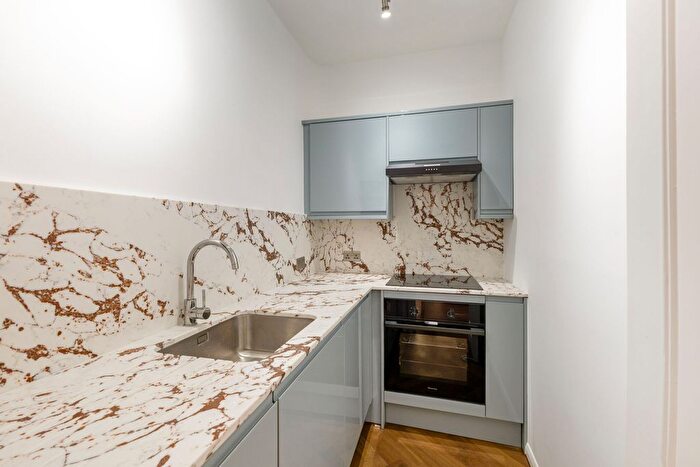 1 Bedroom Flat To Rent In Westminster Mansions, Great Smith Street, SW1P