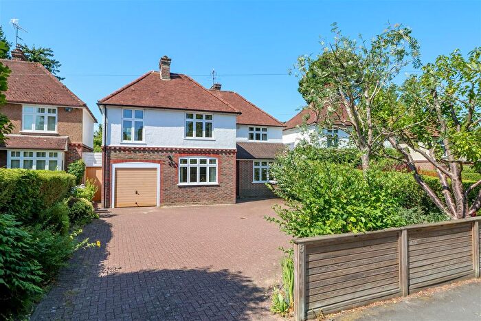 4 Bedroom Detached House For Sale In Ashleigh Road, Horsham, RH12