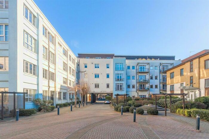 1 Bedroom Flat To Rent In Sunlight Square, London, E2