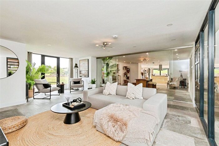 4 Bedroom Detached House For Sale In Threshing Barn, Bristol, BS31