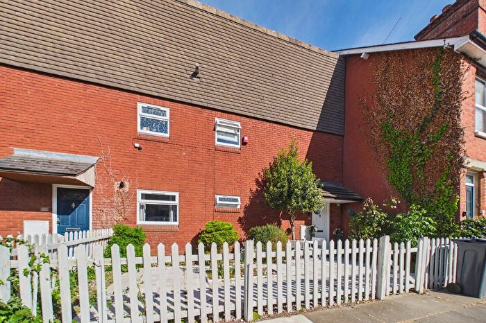 3 Bedroom Terraced House For Sale In Kingsgate Street, Reading, Berkshire, RG1