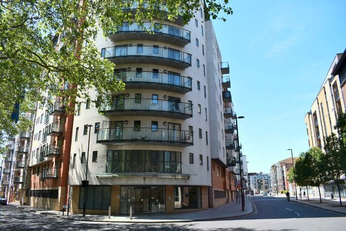 2 Bedroom Flat To Rent In Orchard Place, Southampton, SO14