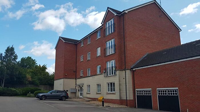 2 Bedroom Flat For Sale In Wagon Road, Yorkshire, Leeds, LS10