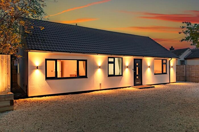 4 Bedroom Detached Bungalow For Sale In Hall End Road, Wootton, MK43