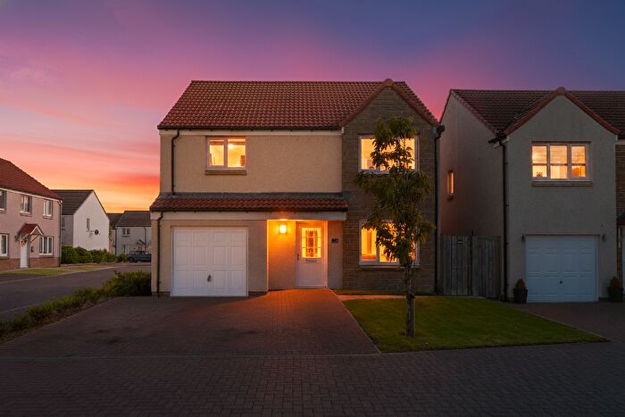 4 Bedroom Detached House For Sale In Franklin Avenue, Falkirk, FK2