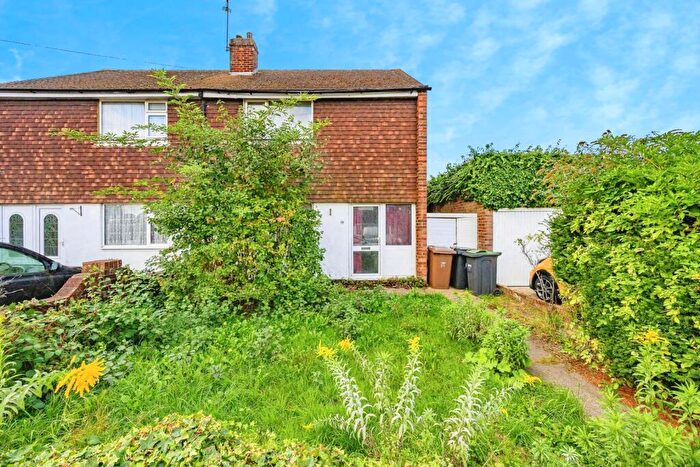 3 Bedroom Semi-Detached House For Sale In Carmelite Road, Luton, Bedfordshire, LU4