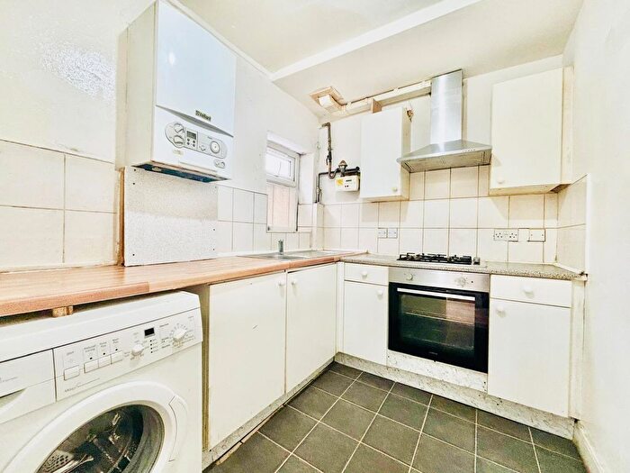 2 Bedroom Flat To Rent In High Street North, London, E6