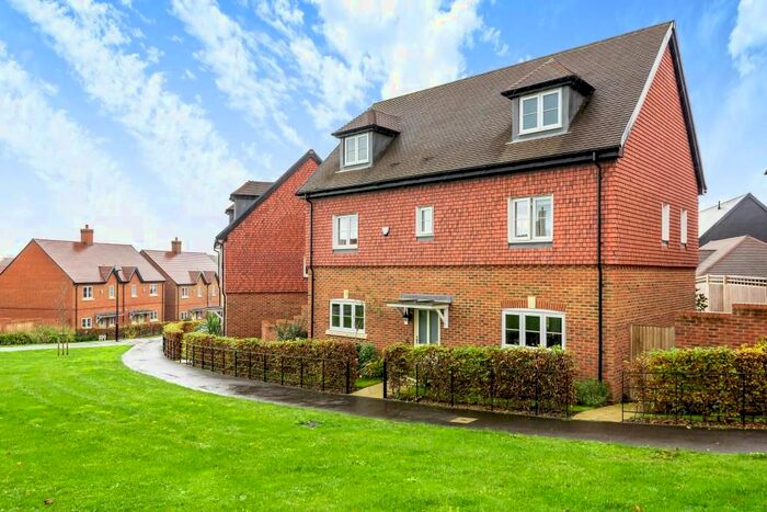 5 Bedroom Detached House To Rent In Woodhurst Park, Warfield, RG42