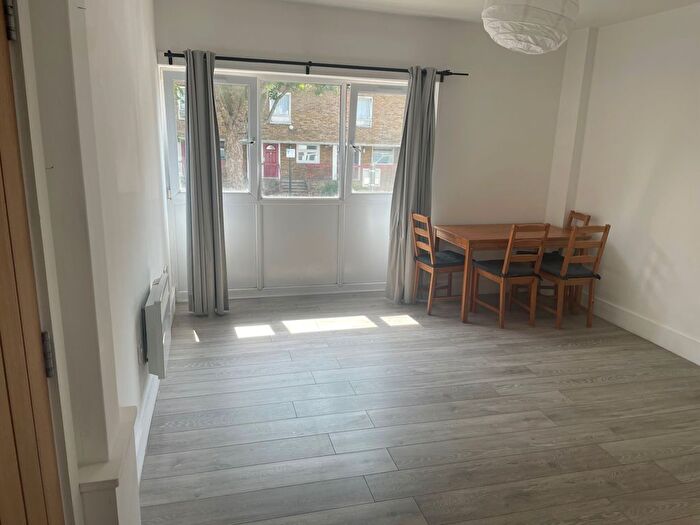 1 Bedroom Flat To Rent In Rollins Street, South Bermondsey London, SE15