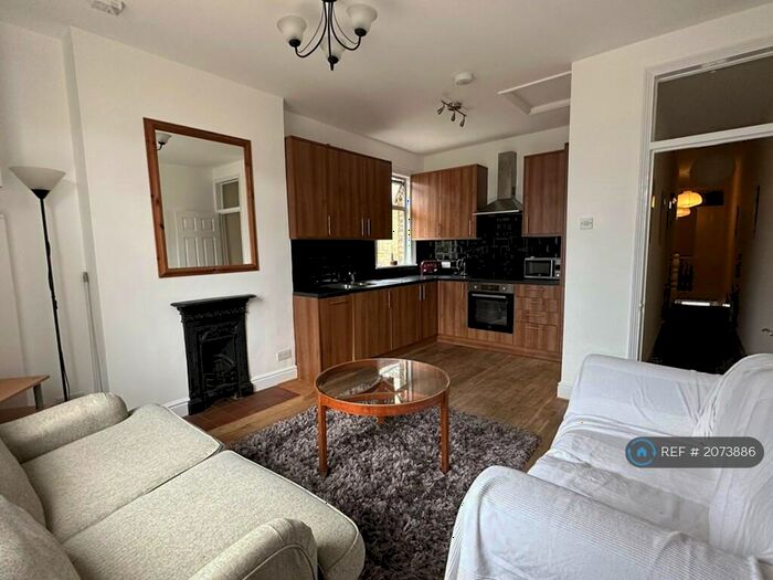 4 Bedroom Maisonette To Rent In Villiers Road, Kingston Upon Thames, KT1