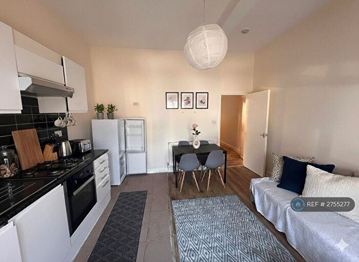 2 Bedroom Flat To Rent In Alexandra Road, London, CR0