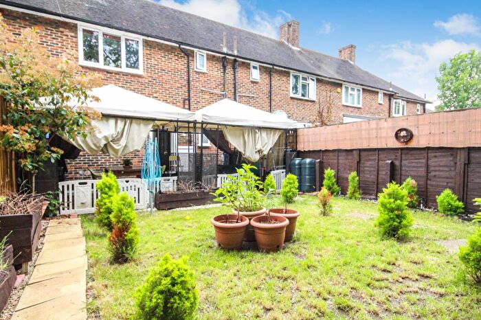 3 Bedroom Terraced House To Rent In Withy Mead, London, Chingford, E4