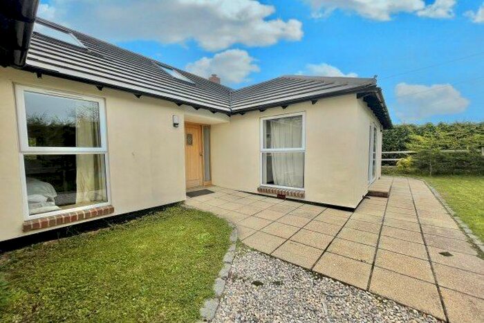 5 Bedroom Detached Bungalow To Rent In Sea View Road, Hayling Island PO11