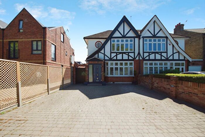 4 Bedroom Semi-Detached House For Sale In Bramley Road, London, N14