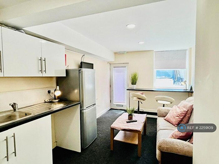 2 Bedroom Flat To Rent In Glossop Road, Sheffield, S10