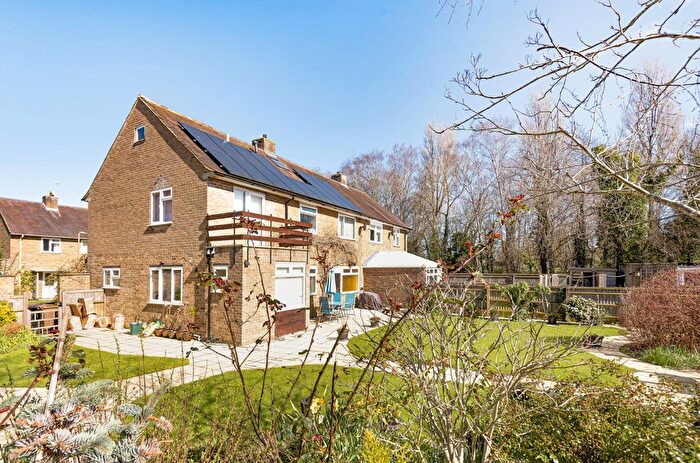 4 Bedroom Semi Detached House For Sale In Clifton Drive, Abingdon, OX14