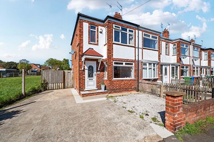 3 Bedroom End Of Terrace House For Sale In Aston Road, Willerby, Hull, HU10