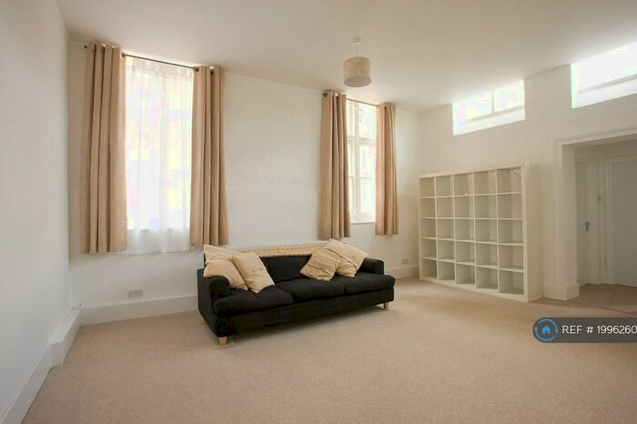 2 Bedroom Flat To Rent In York Grove, London, SE15