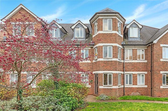 1 Bedroom Flat To Rent In Aspen House, Forest Road, Richmond, Surrey, TW9