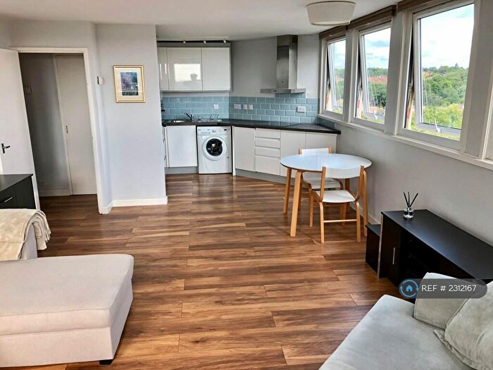 1 Bedroom Flat To Rent In Woodford Green, Essex, IG8