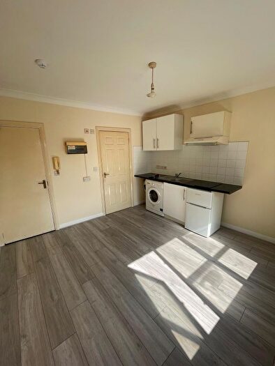 1 Bedroom Studio To Rent In Gladstones, London Road, Dunton Green, Sevenoaks, TN13