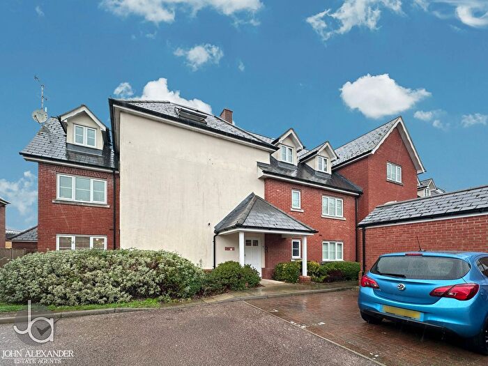 2 Bedroom Flat For Sale In Shrub End Road, Colchester, CO3