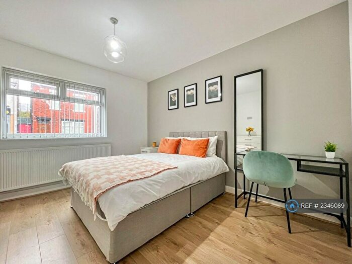 2 Bedroom Flat To Rent In Parrin Lane, Eccles, Manchester, M30