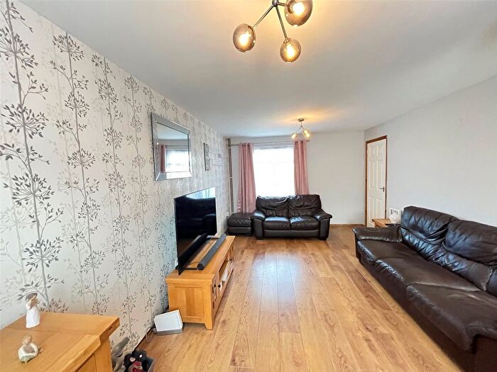 3 Bedroom Terraced House For Sale In Drake Close, Daventry, Northamptonshire, NN11