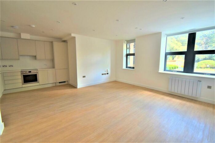 1 Bedroom Flat To Rent In Perrymount Road, Haywards Heath, RH16