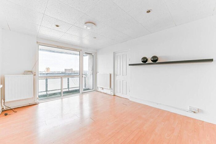 1 Bedroom Flat To Rent In Zodiac Court, Central Croydon, Croydon, CR0