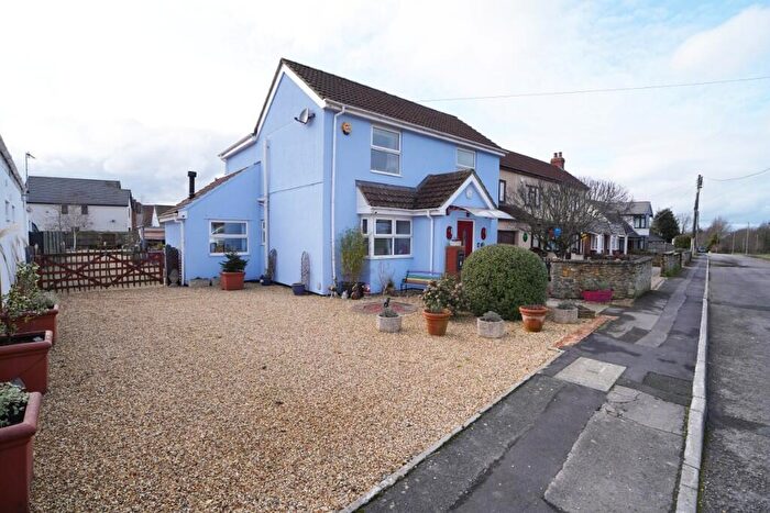 4 Bedroom Detached House For Sale In Ermin Street, Blunsdon, Swindon, SN26