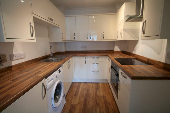 1 Bedroom Flat To Rent In Foxley Hill Road, Purley, CR8