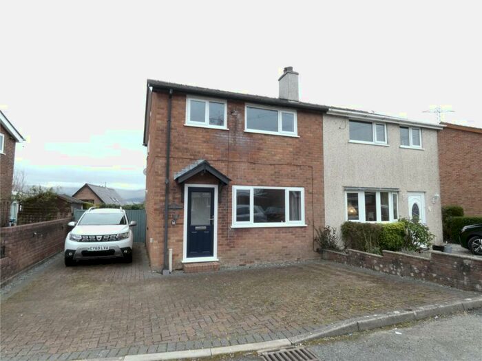 3 Bedroom Semi-Detached House To Rent In Rhosfryn, Bangor, Gwynedd, LL57