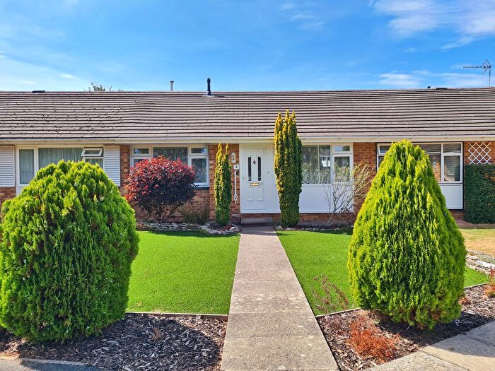 2 Bedroom Terraced Bungalow For Sale In Meadow Close, North Baddesley, SO52