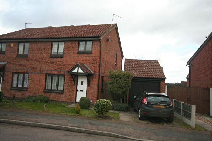 3 Bedroom Semi-Detached House To Rent In Courtney Close, Nottingham, Nottinghamshire, NG8