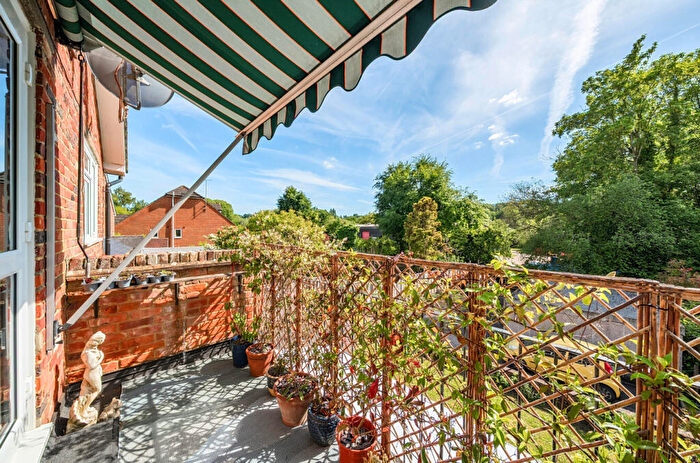 1 Bedroom Maisonette For Sale In Peperharow Road, Godalming, Surrey, GU7