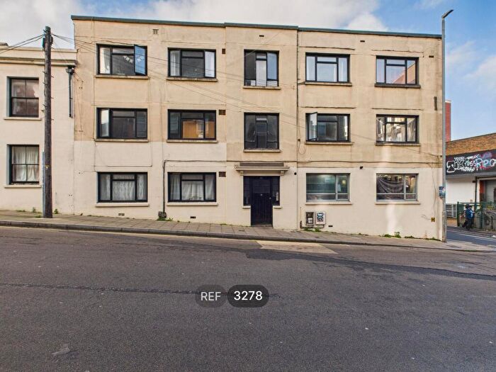 3 Bedroom Flat To Rent In Cheapside, Brighton, BN1