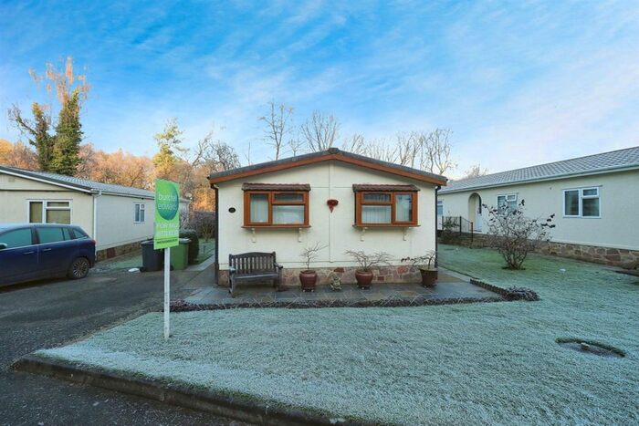 2 Bedroom Mobile/park Home For Sale In Cupola Park, Whatstandwell, Matlock, DE4