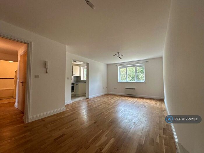 2 Bedroom Flat To Rent In Monarch Way, Leighton Buzzard, LU7