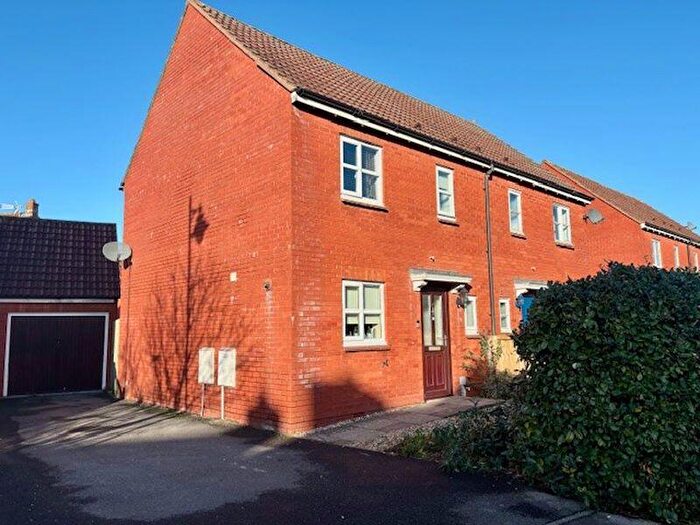 3 Bedroom Semi-Detached House To Rent In Honeysuckle Close, Calne, SN11