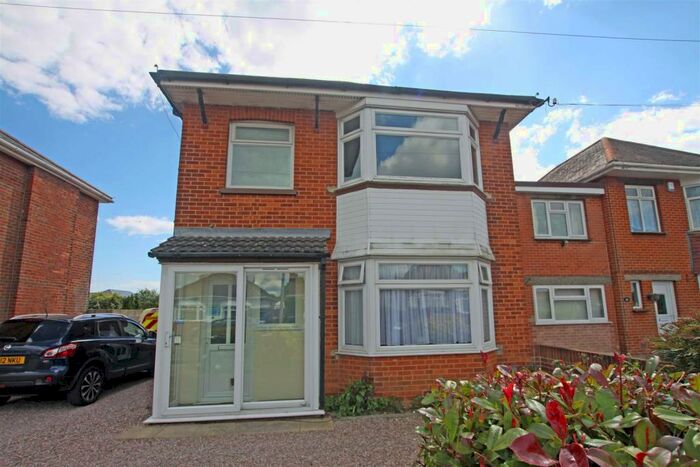 2 Bedroom Flat To Rent In Kingswell Road, Bournemouth, BH10