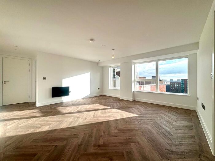 2 Bedroom Flat To Rent In Upper Gough Street, Birmingham, B1