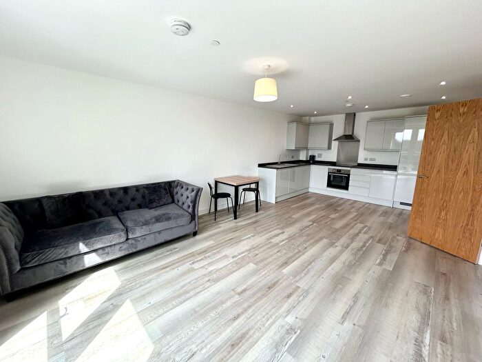 2 Bedroom Flat To Rent In Schooner Way The Wharf, Caerdydd, CF10