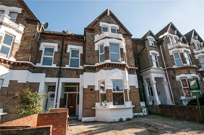 2 Bedroom Flat For Sale In Catford Hill, Catford, London, SE6