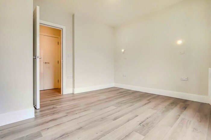 1 Bedroom Apartment To Rent In Pier Road, London, E16