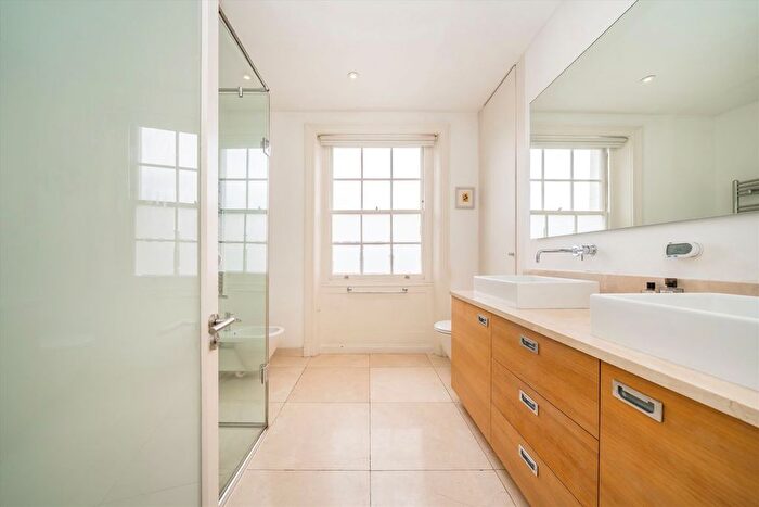 4 Bedroom Property For Sale In Sydney Street, Chelsea, SW3